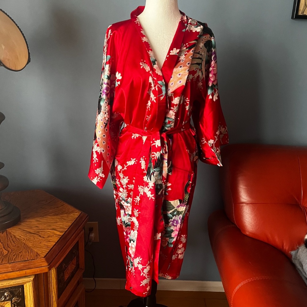 Red with birds and flowers shiny satin kimono like robe NWOT